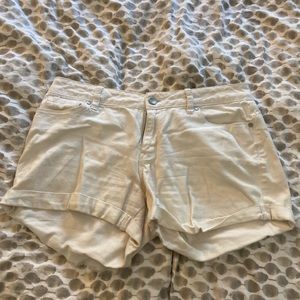 White jean a.n.a shorts